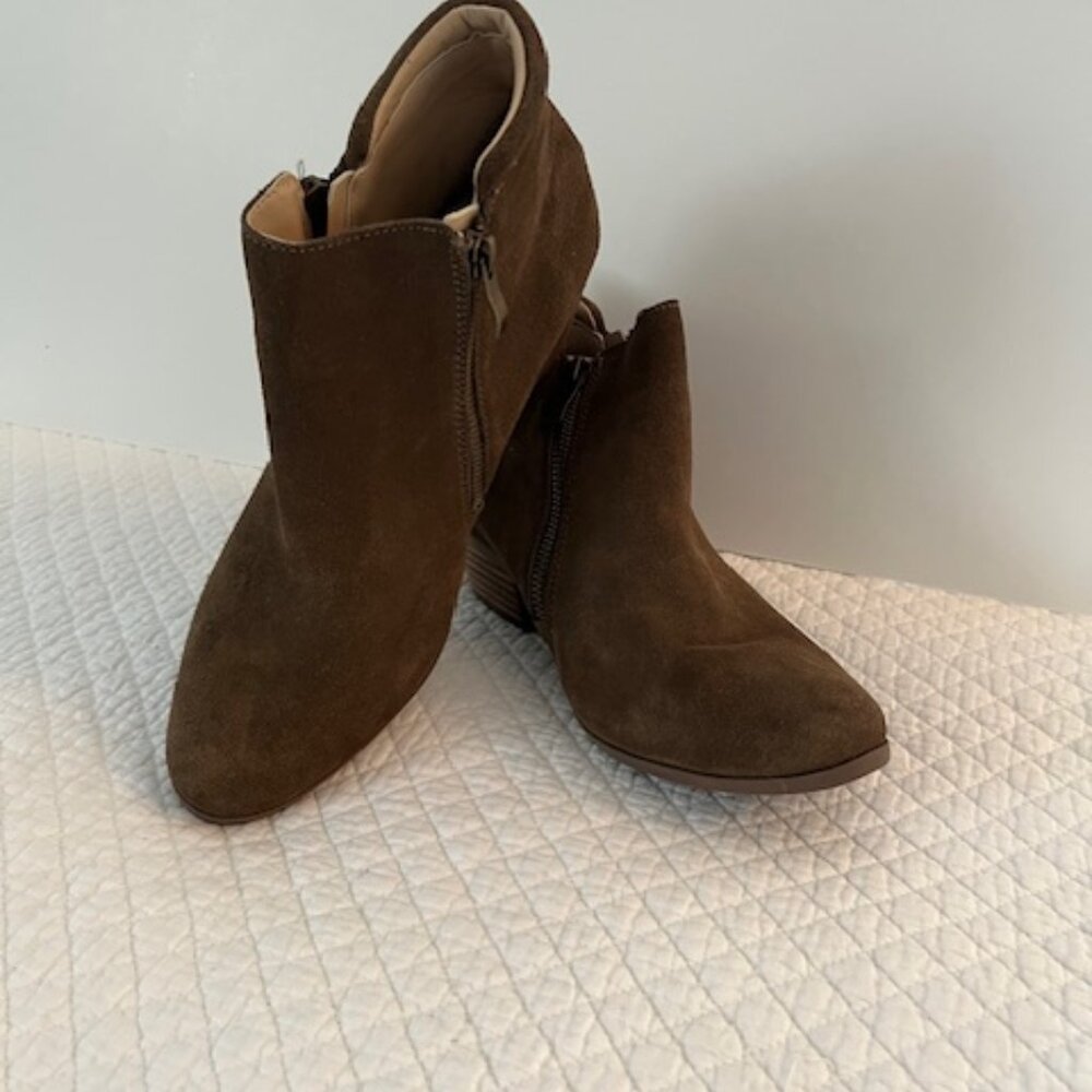 Green (Army green) suede bootie